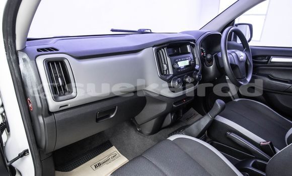 Buy Used Chevrolet Colorado White Car in Bangkok in Bangkok Buy Used Chevrolet Colorado White Car in Bangkok in Bangkok