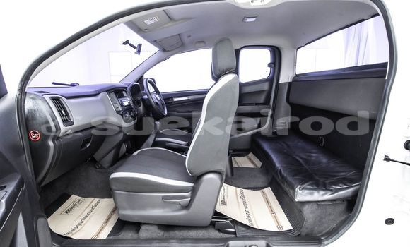 Buy Used Chevrolet Colorado White Car in Bangkok in Bangkok Buy Used Chevrolet Colorado White Car in Bangkok in Bangkok