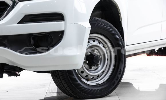 Buy Used Chevrolet Colorado White Car in Bangkok in Bangkok Buy Used Chevrolet Colorado White Car in Bangkok in Bangkok