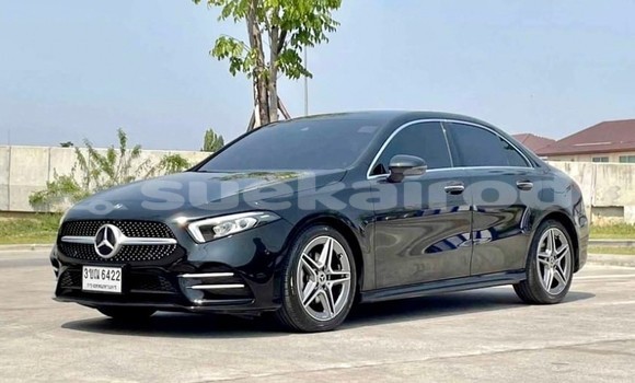 ซื้อ รถมือสอง Mercedes-Benz A200 สีดำ รถยนต์ ใน %{เมือง} ใน กรุงเทพมหานคร