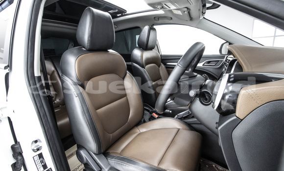 Buy Used MG ZS White Car in Bangkok in Bangkok Buy Used MG ZS White Car in Bangkok in Bangkok