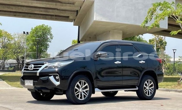 ซื้อ รถมือสอง Toyota Fortuner สีดำ รถยนต์ ใน %{เมือง} ใน กรุงเทพมหานคร