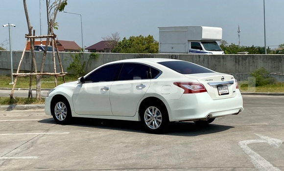 Buy Used Nissan Teana White Car in Bangkok in Bangkok Buy Used Nissan Teana White Car in Bangkok in Bangkok