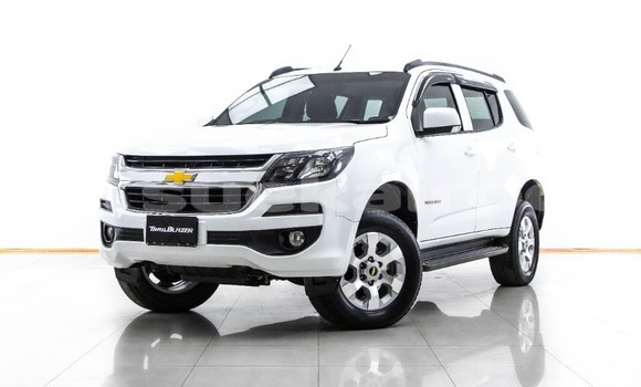 Buy Used Chevrolet TrailBlazer White Car in Bangkok in Bangkok