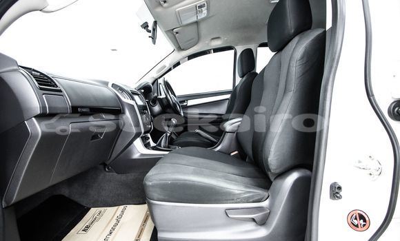 Buy Used Isuzu D-Max White Car in Bangkok in Bangkok Buy Used Isuzu D-Max White Car in Bangkok in Bangkok