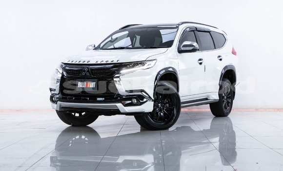ซื้อ รถมือสอง Toyota Fortuner ขาว รถยนต์ ใน %{เมือง} ใน กรุงเทพมหานคร