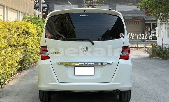 Buy Used Honda Freed White Car in Bangkok in Bangkok Buy Used Honda Freed White Car in Bangkok in Bangkok