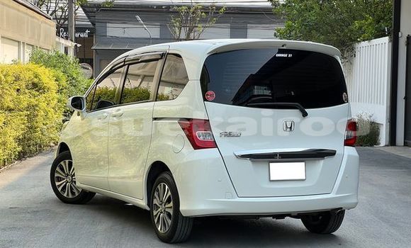 Buy Used Honda Freed White Car in Bangkok in Bangkok Buy Used Honda Freed White Car in Bangkok in Bangkok