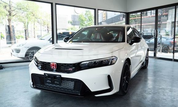 Buy Used Nissan GT-R White Car in Bangkok in Bangkok