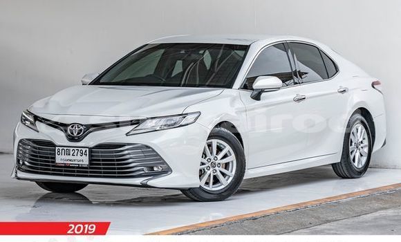 Buy Used Toyota Camry White Car in Bangkok in Bangkok