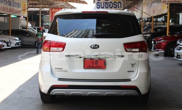 ซื้อ รถมือสอง Kia Carnival ขาว รถยนต์ ใน %{เมือง} ใน กรุงเทพมหานคร ซื้อ รถมือสอง Kia Carnival ขาว รถยนต์ ใน %{เมือง} ใน กรุงเทพมหานคร