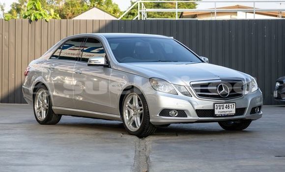 ซื้อ รถมือสอง Mercedes-Benz E200 เงิน รถยนต์ ใน %{เมือง} ใน กรุงเทพมหานคร ซื้อ รถมือสอง Mercedes-Benz E200 เงิน รถยนต์ ใน %{เมือง} ใน กรุงเทพมหานคร