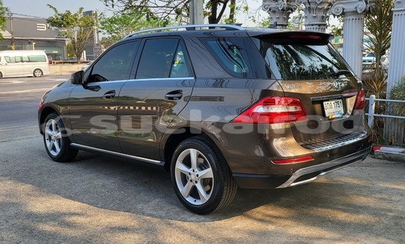 Buy Used Mercedes-Benz M-klasse Brown Car in Bangkok in Bangkok Buy Used Mercedes-Benz M-klasse Brown Car in Bangkok in Bangkok