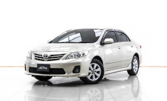 ซื้อ รถมือสอง Toyota Altis สีน้ำตาล รถยนต์ ใน %{เมือง} ใน กรุงเทพมหานคร