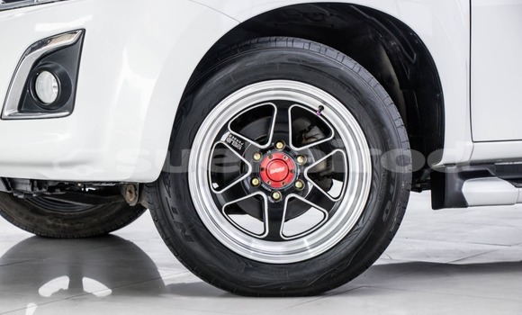 Buy Used Isuzu D-Max White Car in Bangkok in Bangkok Buy Used Isuzu D-Max White Car in Bangkok in Bangkok