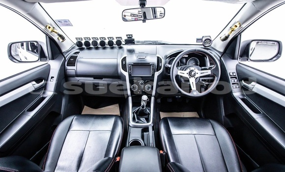 Buy Used Isuzu D-Max White Car in Bangkok in Bangkok Buy Used Isuzu D-Max White Car in Bangkok in Bangkok