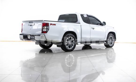 Buy Used Mitsubishi Triton White Car in Bangkok in Bangkok Buy Used Mitsubishi Triton White Car in Bangkok in Bangkok