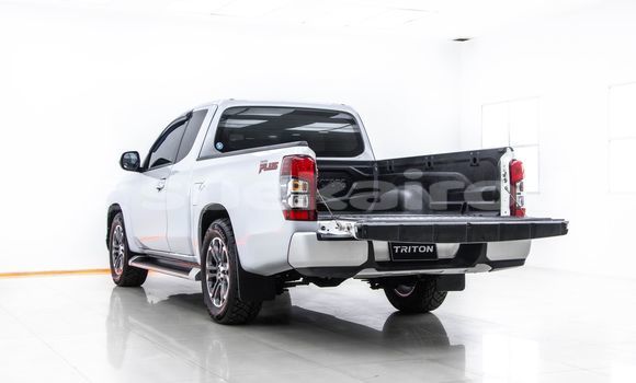 Buy Used Mitsubishi Triton White Car in Bangkok in Bangkok Buy Used Mitsubishi Triton White Car in Bangkok in Bangkok