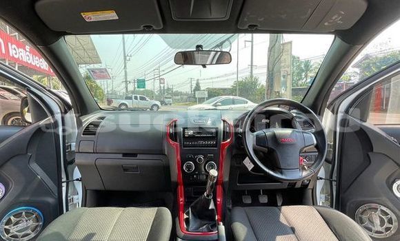 ซื้อ รถมือสอง Isuzu D-Max ขาว รถยนต์ ใน %{เมือง} ใน กรุงเทพมหานคร ซื้อ รถมือสอง Isuzu D-Max ขาว รถยนต์ ใน %{เมือง} ใน กรุงเทพมหานคร