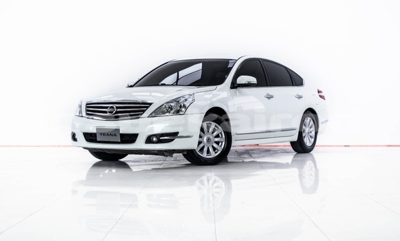Buy Used Nissan Teana White Car in Bangkok in Bangkok