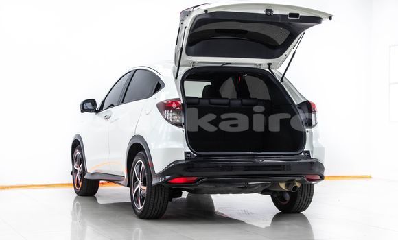 Buy Used Honda HR-V White Car in Bangkok in Bangkok Buy Used Honda HR-V White Car in Bangkok in Bangkok