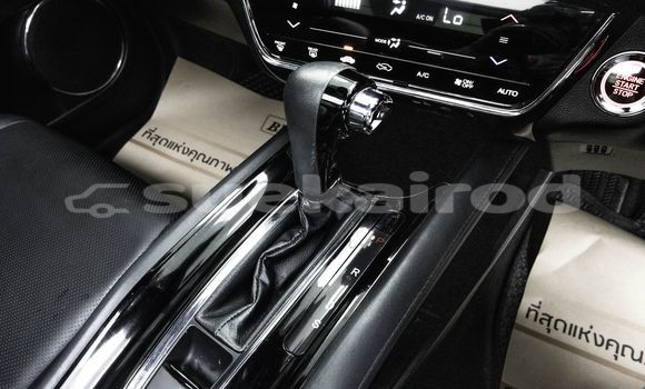 Buy Used Honda HR-V White Car in Bangkok in Bangkok Buy Used Honda HR-V White Car in Bangkok in Bangkok