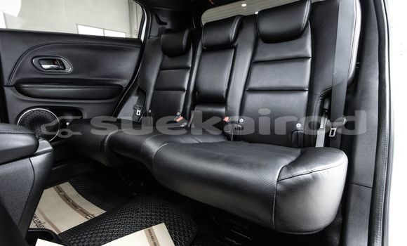 Buy Used Honda HR-V White Car in Bangkok in Bangkok Buy Used Honda HR-V White Car in Bangkok in Bangkok