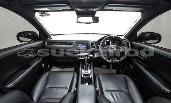 Buy Used Honda HR-V White Car in Bangkok in Bangkok Buy Used Honda HR-V White Car in Bangkok in Bangkok