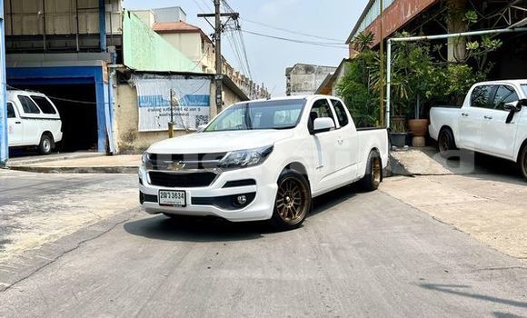Buy Used Chevrolet Colorado White Car in Bangkok in Bangkok