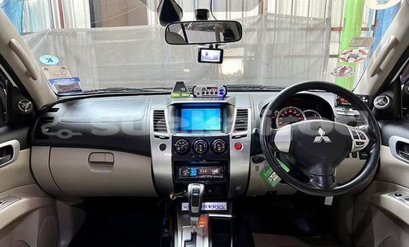 ซื้อ รถมือสอง Mitsubishi Pajero Sport ขาว รถยนต์ ใน %{เมือง} ใน กรุงเทพมหานคร ซื้อ รถมือสอง Mitsubishi Pajero Sport ขาว รถยนต์ ใน %{เมือง} ใน กรุงเทพมหานคร