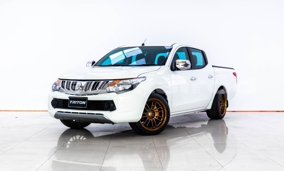Buy Used Mitsubishi Triton White Car in Bangkok in Bangkok