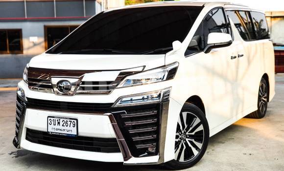 Buy Used Toyota Vellfire White Car in Bangkok in Bangkok