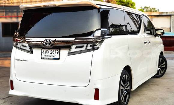 Buy Used Toyota Vellfire White Car in Bangkok in Bangkok Buy Used Toyota Vellfire White Car in Bangkok in Bangkok