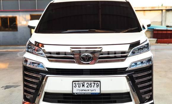 Buy Used Toyota Vellfire White Car in Bangkok in Bangkok Buy Used Toyota Vellfire White Car in Bangkok in Bangkok