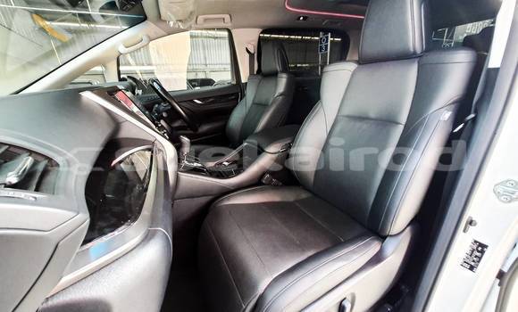 Buy Used Toyota Vellfire White Car in Bangkok in Bangkok Buy Used Toyota Vellfire White Car in Bangkok in Bangkok