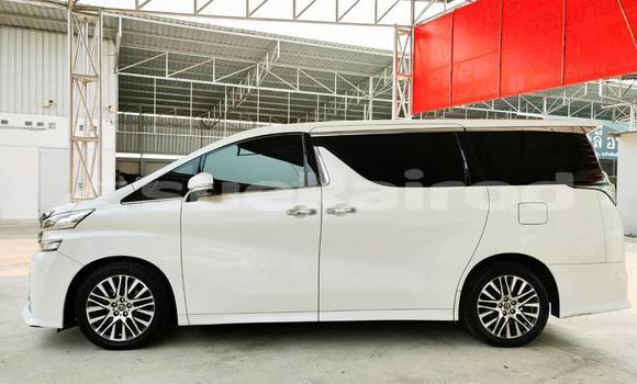 Buy Used Toyota Vellfire White Car in Bangkok in Bangkok Buy Used Toyota Vellfire White Car in Bangkok in Bangkok