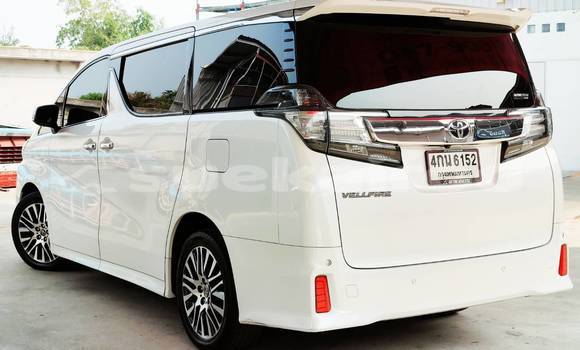 Buy Used Toyota Vellfire White Car in Bangkok in Bangkok Buy Used Toyota Vellfire White Car in Bangkok in Bangkok