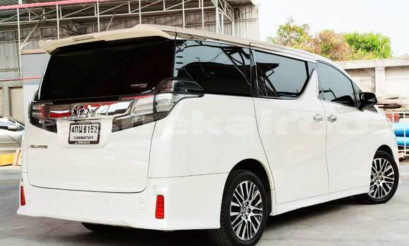 Buy Used Toyota Vellfire White Car in Bangkok in Bangkok Buy Used Toyota Vellfire White Car in Bangkok in Bangkok