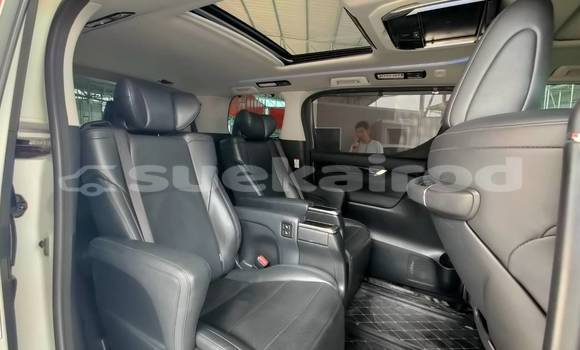Buy Used Toyota Vellfire White Car in Bangkok in Bangkok Buy Used Toyota Vellfire White Car in Bangkok in Bangkok
