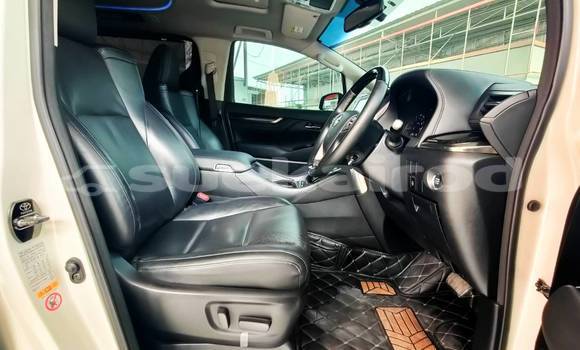 Buy Used Toyota Vellfire White Car in Bangkok in Bangkok Buy Used Toyota Vellfire White Car in Bangkok in Bangkok