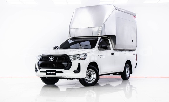 ซื้อ รถมือสอง Toyota Hiluxe Revo ขาว รถยนต์ ใน %{เมือง} ใน กรุงเทพมหานคร