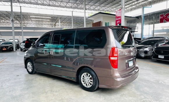 Buy Used Hyundai H1 Brown Car in Bangkok in Bangkok Buy Used Hyundai H1 Brown Car in Bangkok in Bangkok