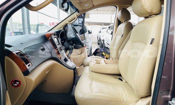 Buy Used Hyundai H1 Brown Car in Bangkok in Bangkok Buy Used Hyundai H1 Brown Car in Bangkok in Bangkok