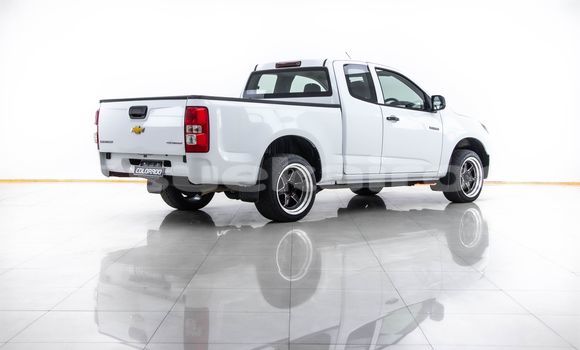 Buy Used Chevrolet Colorado White Car in Bangkok in Bangkok Buy Used Chevrolet Colorado White Car in Bangkok in Bangkok