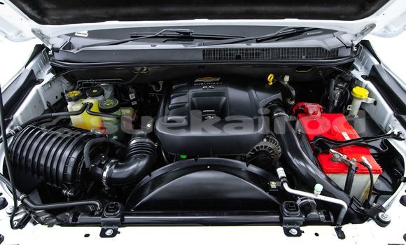 Buy Used Chevrolet Colorado White Car in Bangkok in Bangkok Buy Used Chevrolet Colorado White Car in Bangkok in Bangkok