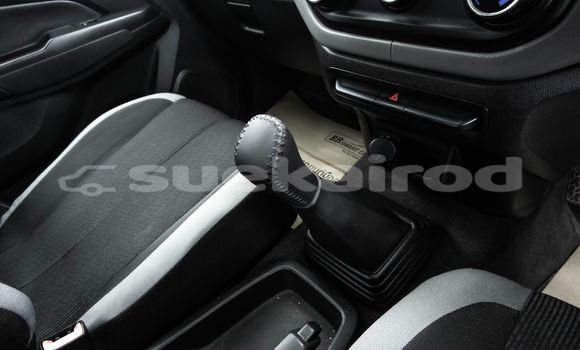 Buy Used Chevrolet Colorado White Car in Bangkok in Bangkok Buy Used Chevrolet Colorado White Car in Bangkok in Bangkok