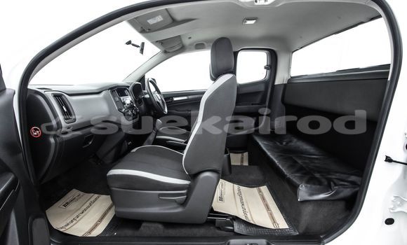 Buy Used Chevrolet Colorado White Car in Bangkok in Bangkok Buy Used Chevrolet Colorado White Car in Bangkok in Bangkok