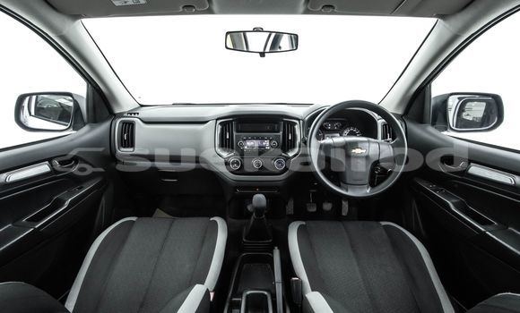 Buy Used Chevrolet Colorado White Car in Bangkok in Bangkok Buy Used Chevrolet Colorado White Car in Bangkok in Bangkok