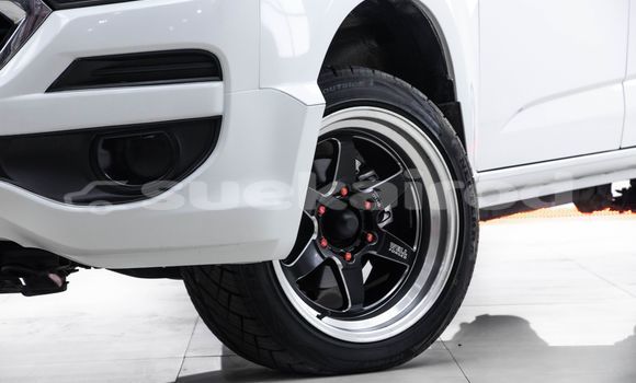 Buy Used Chevrolet Colorado White Car in Bangkok in Bangkok Buy Used Chevrolet Colorado White Car in Bangkok in Bangkok