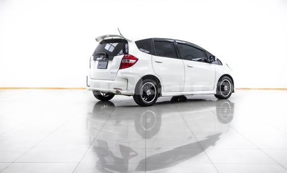 Buy Used Honda Jazz White Car in Bangkok in Bangkok Buy Used Honda Jazz White Car in Bangkok in Bangkok